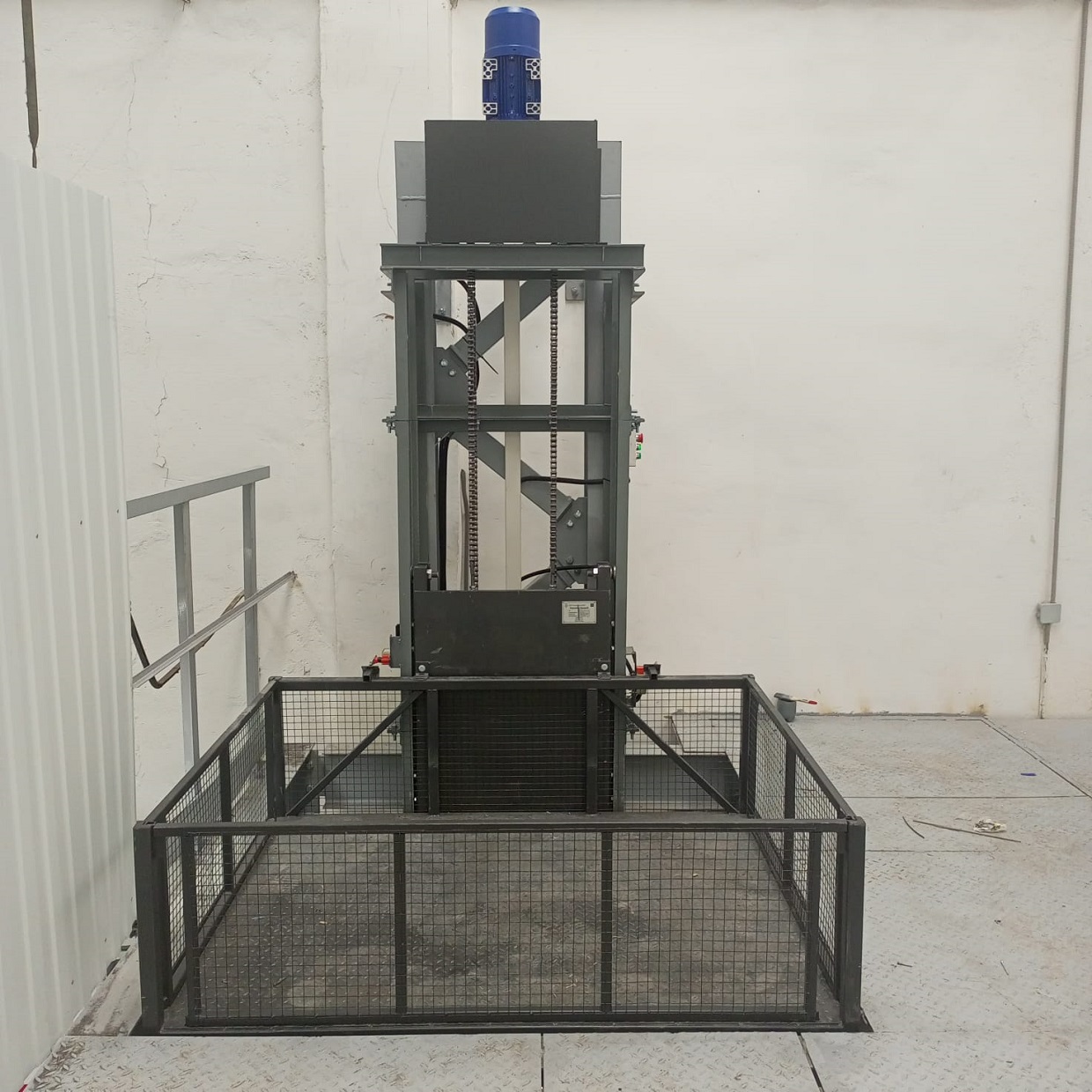 Мачтовый цепной подъемник, 500 кг в Московской области