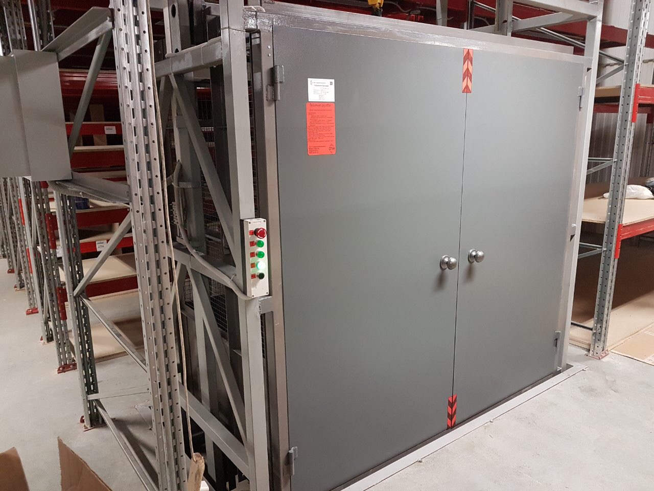 Подъемник в металлокаркасной шахте, 1500 кг, Ростов-на-Дону